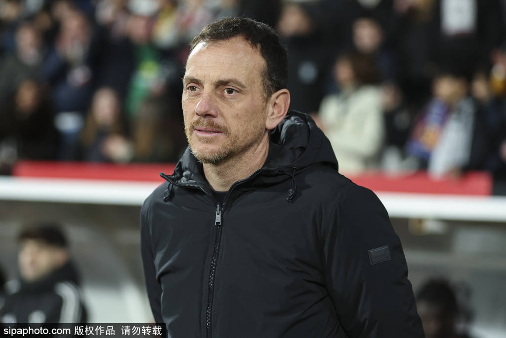 吉罗纳 - 2025/26赛季西甲巴塞罗那：实时反应、争议和最新动态